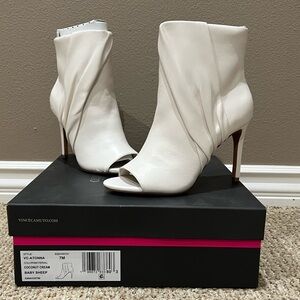VINCE CAMUTO Antonna Bootie